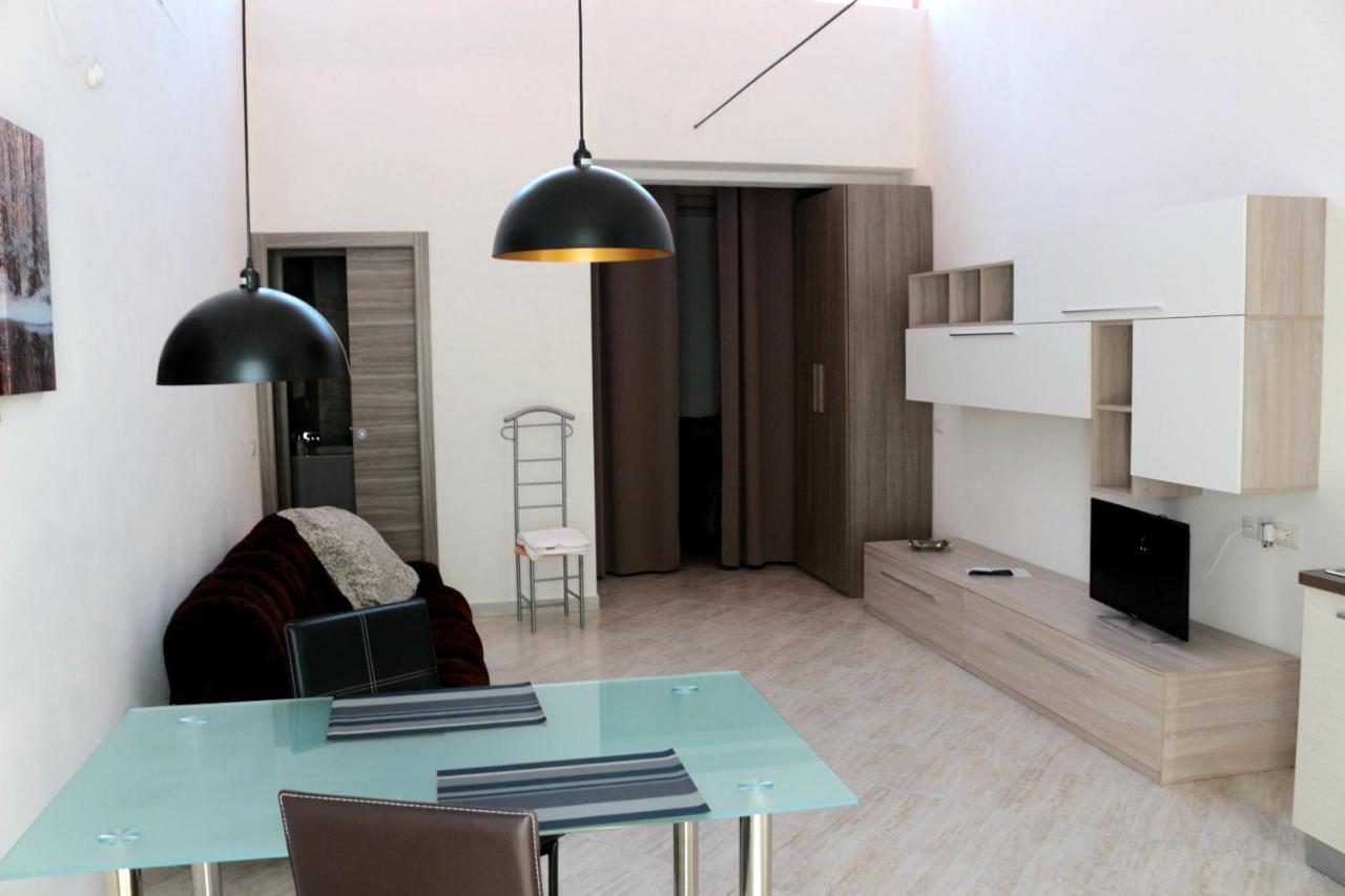 Paradeisos Residence Sas Somma Lombardo Exteriér fotografie